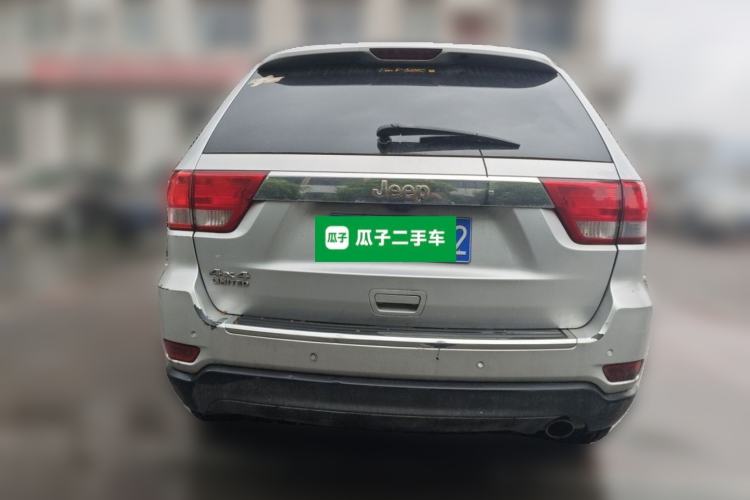Used Jeep Grand Cherokee 2011 3.6L Luxury Navigation Edition Rear