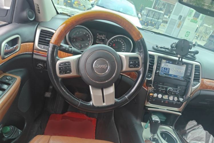 Used Jeep Grand Cherokee 2011 3.6L Flagship Edition Steering Wheel