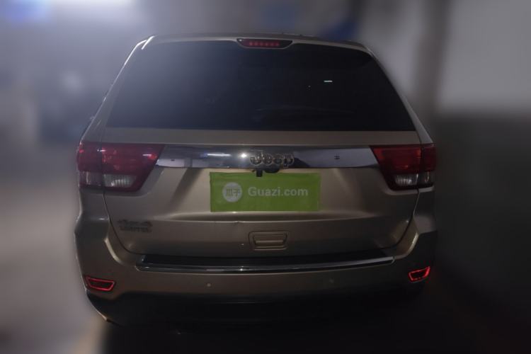 Used Jeep Grand Cherokee 2011 3.6L Luxury Edition Rear