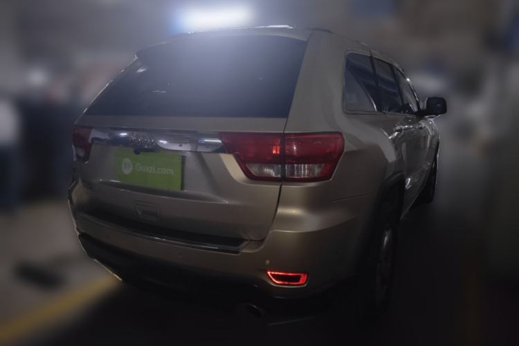 Used Jeep Grand Cherokee 2011 3.6L Luxury Edition Rear Right 45 Deg