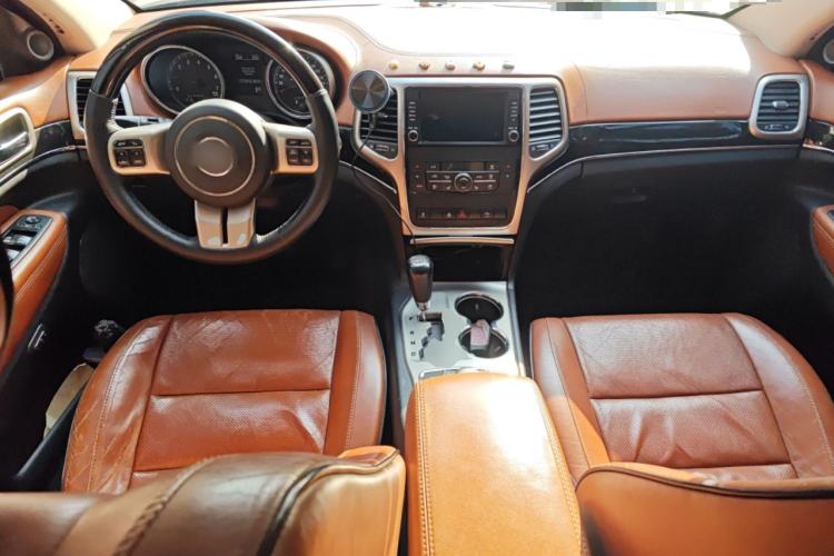 Used Jeep Grand Cherokee 2012 3.6L Flagship Navigation Edition Center Console