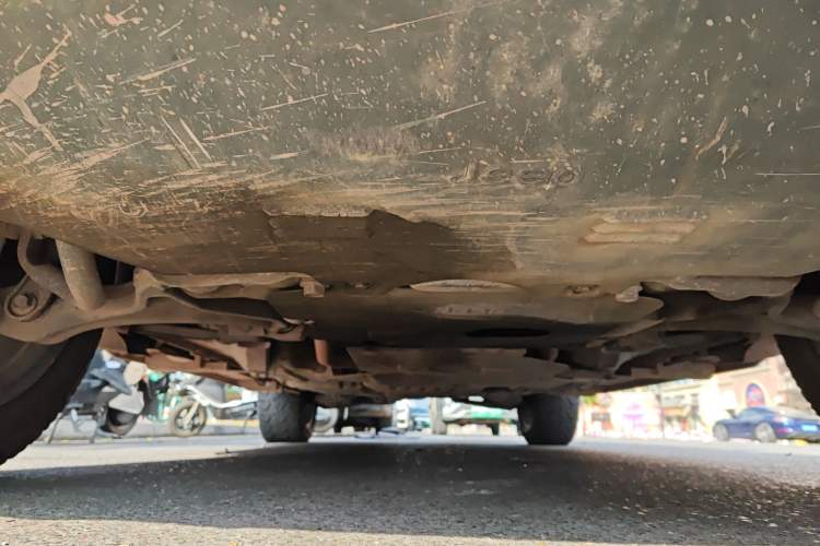 Used Jeep Grand Cherokee 2012 3.6L Flagship Navigation Edition Chassis Front