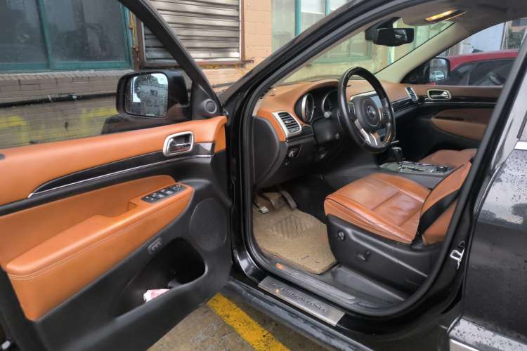 Used Jeep Grand Cherokee 2012 3.6L Flagship Prestige Edition Driver Seat