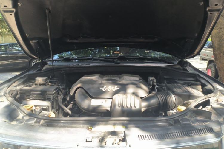 Used Jeep Grand Cherokee 2012 3.6L Luxury Navigation Edition Engine Bay