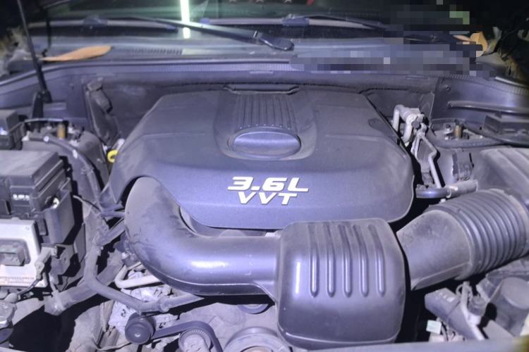 Used Jeep Grand Cherokee 2012 3.6L Comfort Navigation Edition Engine Bay