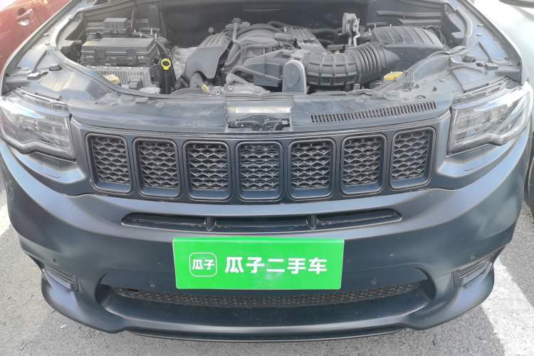 Used Jeep Grand Cherokee  Engine Bay