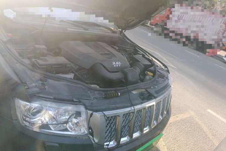 Used Jeep Grand Cherokee 2012 3.6L Flagship Prestige Edition Engine Bay