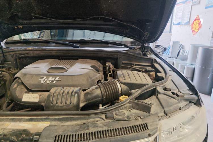 Used Jeep Grand Cherokee 2012 3.6L Luxury Navigation Edition Engine Bay Left