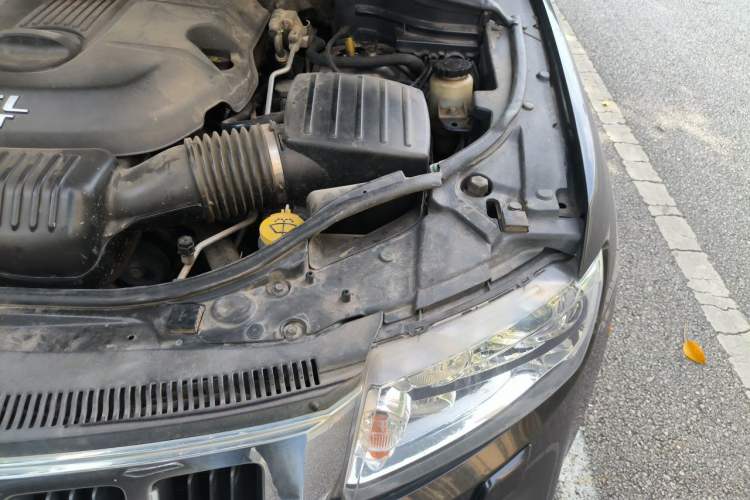 Used Jeep Grand Cherokee 2012 3.6L Luxury Navigation Edition Engine Bay Left