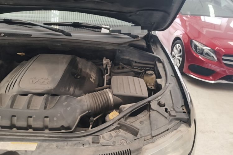 Used Jeep Grand Cherokee 2012 5.7L Flagship Navigation Edition Engine Bay Left
