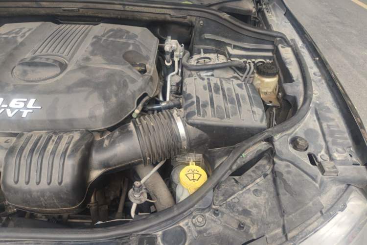Used Jeep Grand Cherokee 2012 3.6L Comfort Navigation Edition Engine Bay Left