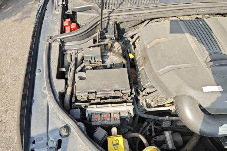Used Jeep Grand Cherokee 2012 3.6L Flagship Navigation Edition Engine Bay Right