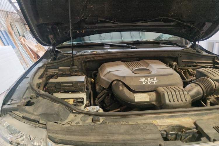 Used Jeep Grand Cherokee 2012 3.6L Luxury Navigation Edition Engine Bay Right