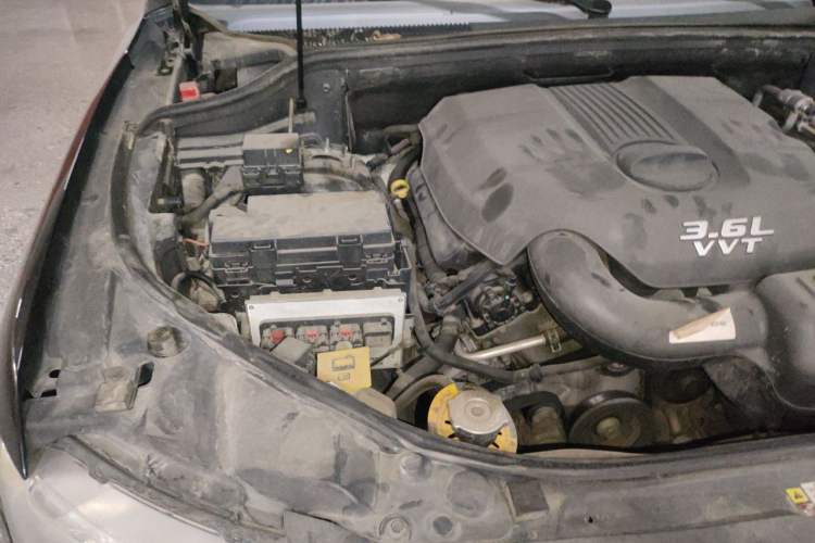 Used Jeep Grand Cherokee 2012 3.6L Comfort Navigation Edition Engine Bay Right