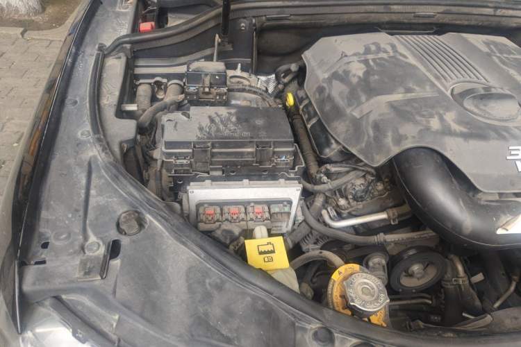 Used Jeep Grand Cherokee 2012 3.6L Comfort Navigation Edition Engine Bay Right