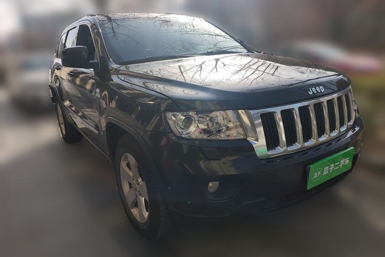 Used Jeep Grand Cherokee 2012 3.6L Comfort Navigation Edition Front Right 45 Deg