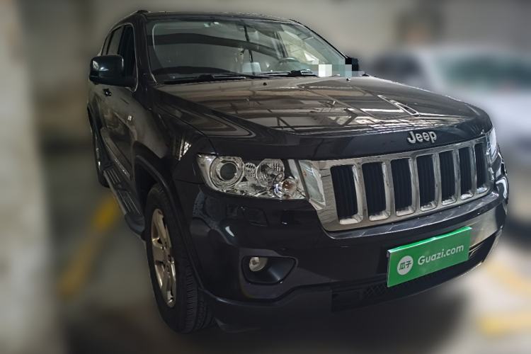 Used Jeep Grand Cherokee 2012 3.6L Comfort Navigation Edition Front Right 45 Deg