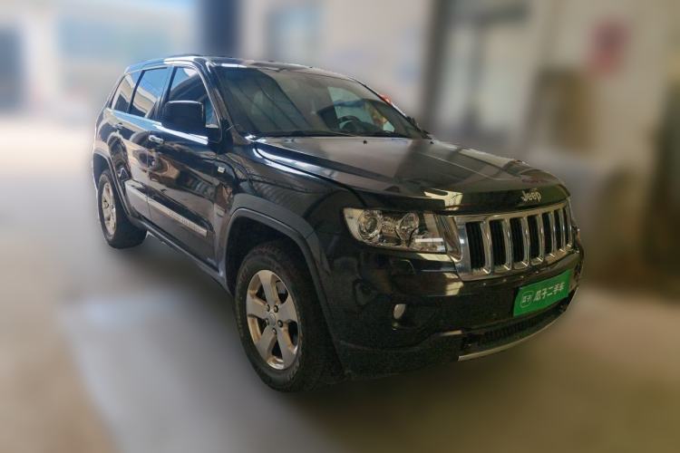 Used Jeep Grand Cherokee 2012 3.6L Luxury Navigation Edition Front Right 45 Deg