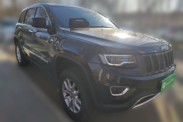 Used Jeep Grand Cherokee 2012 3.6L Comfort Navigation Edition Front Right 45 Deg
