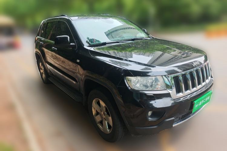 Used Jeep Grand Cherokee 2012 3.6L Luxury Navigation Edition Front Right 45 Deg