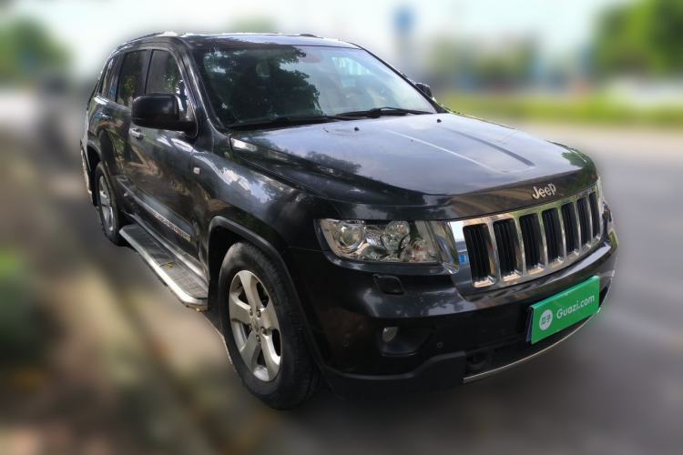 Used Jeep Grand Cherokee 2012 3.6L Luxury Navigation Edition Front Right 45 Deg