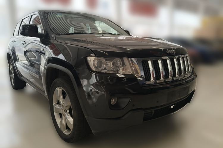 Used Jeep Grand Cherokee 2012 5.7L Flagship Navigation Edition Front Right 45 Deg