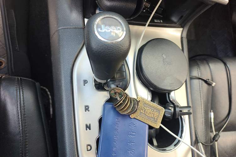 Used Jeep Grand Cherokee 2012 3.6L Comfort Navigation Edition Gear Lever
