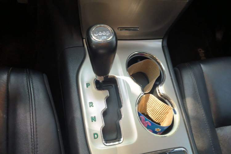 Used Jeep Grand Cherokee 2012 3.6L Luxury Navigation Edition Gear Lever