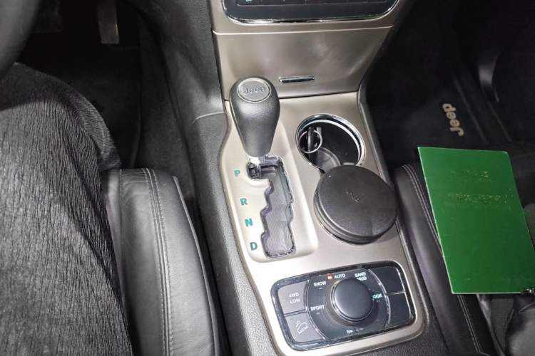 Used Jeep Grand Cherokee 2012 3.6L Comfort Navigation Edition Gear Lever