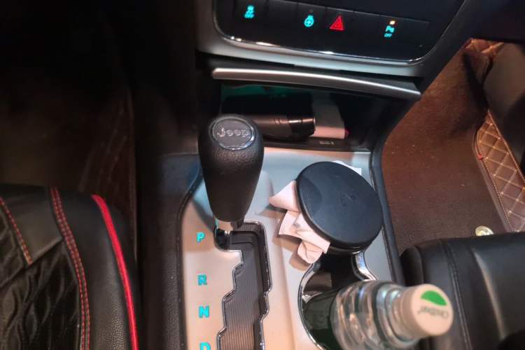 Used Jeep Grand Cherokee 2012 3.6L Comfort Navigation Edition Gear Lever
