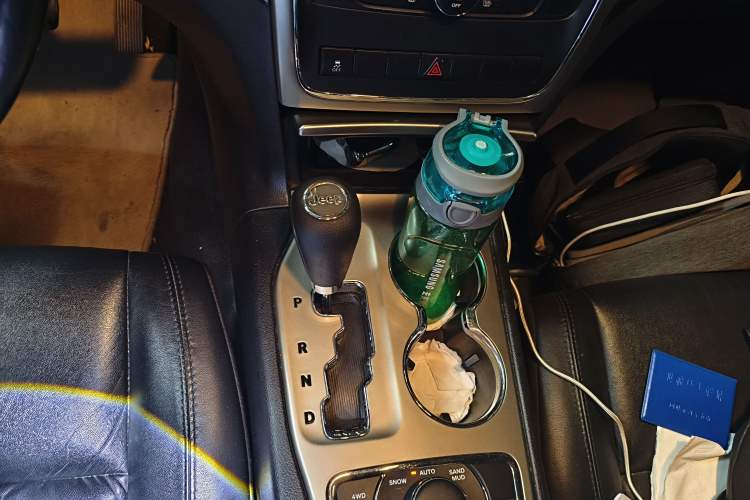 Used Jeep Grand Cherokee 2012 3.6L Comfort Navigation Edition Gear Lever
