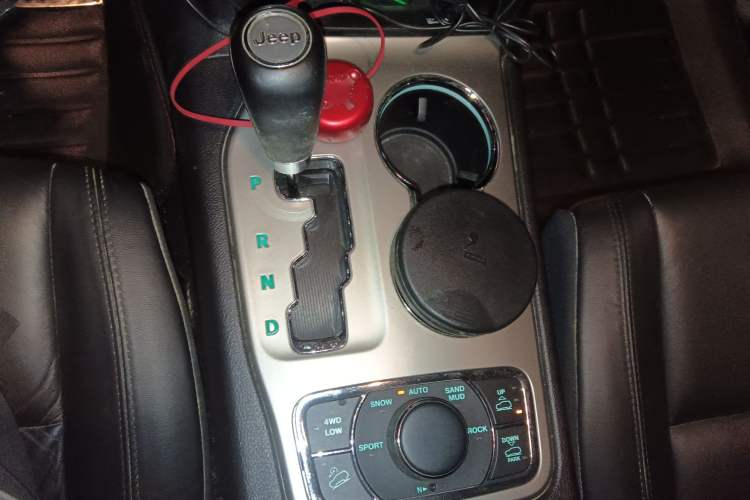 Used Jeep Grand Cherokee 2012 3.6L Luxury Navigation Edition Gear Lever