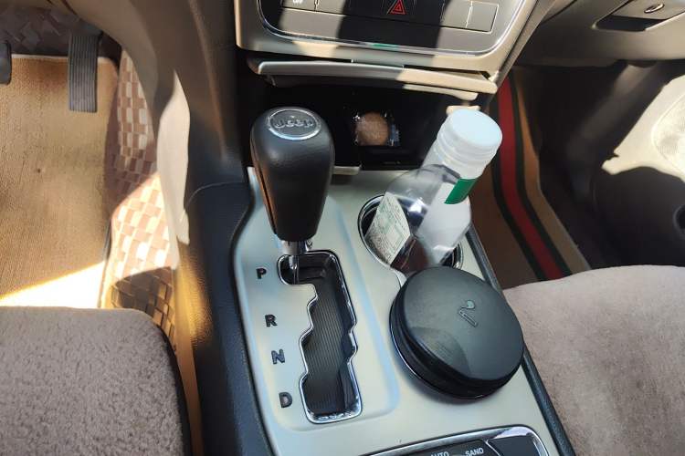 Used Jeep Grand Cherokee 2012 3.6L Comfort Navigation Edition Gear Lever