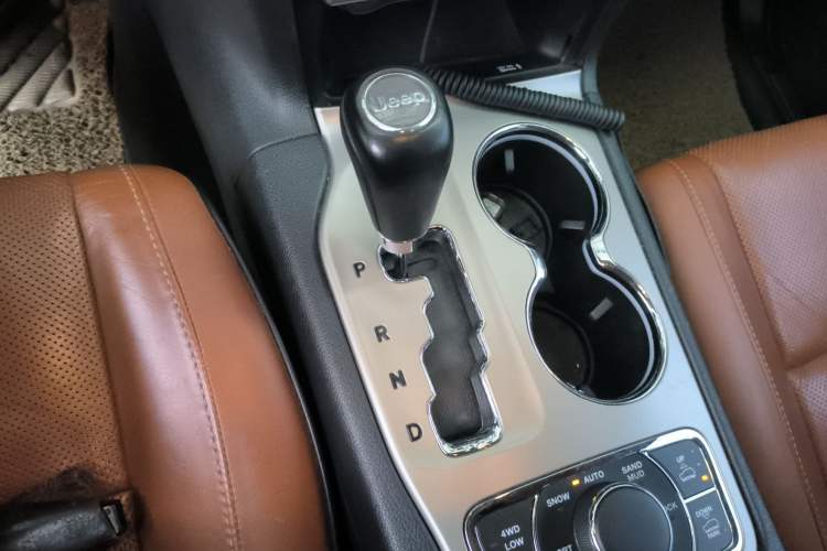 Used Jeep Grand Cherokee 2012 3.6L Flagship Prestige Edition Gear Lever