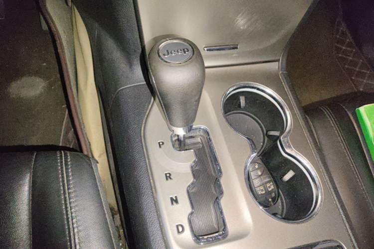 Used Jeep Grand Cherokee 2012 3.6L Comfort Navigation Edition Gear Lever
