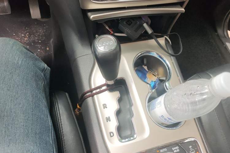 Used Jeep Grand Cherokee 2012 3.6L Luxury Navigation Edition Gear Lever