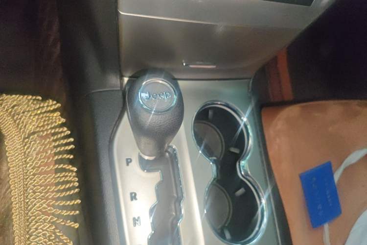 Used Jeep Grand Cherokee 2012 3.6L Comfort Navigation Edition Gear Lever