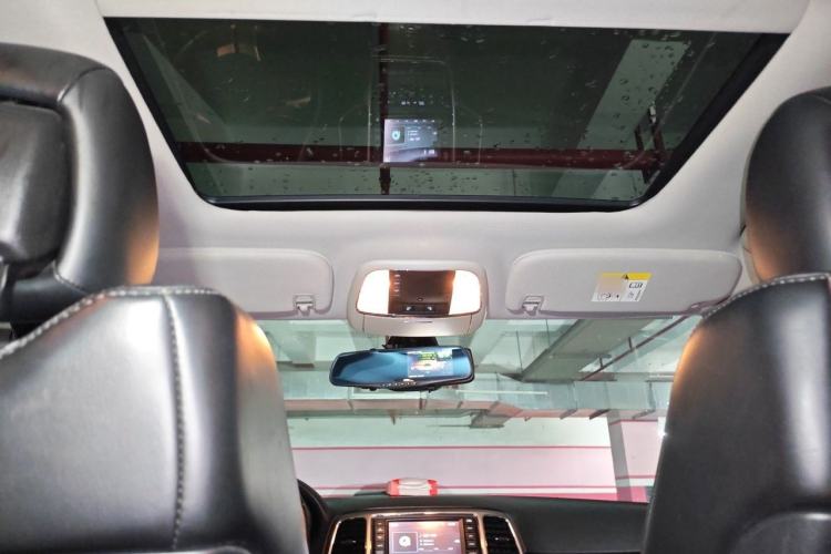 Used Jeep Grand Cherokee 2012 3.6L Comfort Navigation Edition Headliner