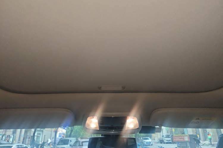 Used Jeep Grand Cherokee 2012 3.6L Comfort Navigation Edition Headliner