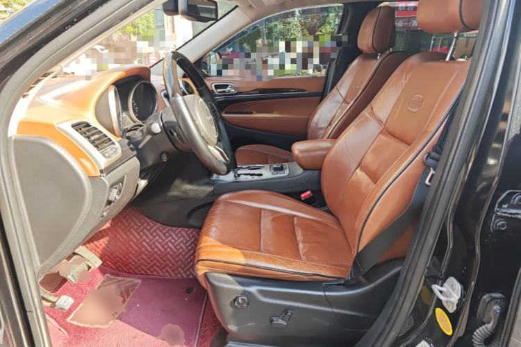 Used Jeep Grand Cherokee 2012 3.6L Flagship Navigation Edition Left Front Seat