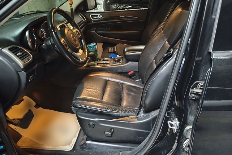 Used Jeep Grand Cherokee 2012 3.6L Comfort Navigation Edition Left Front Seat