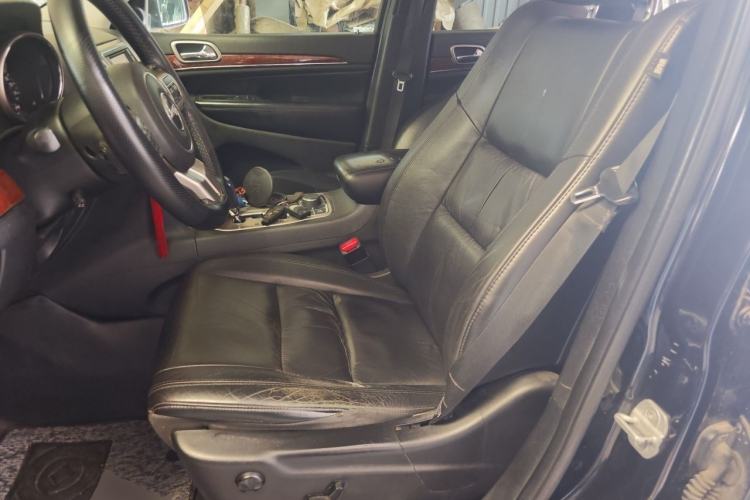 Used Jeep Grand Cherokee 2012 3.6L Luxury Navigation Edition Left Front Seat