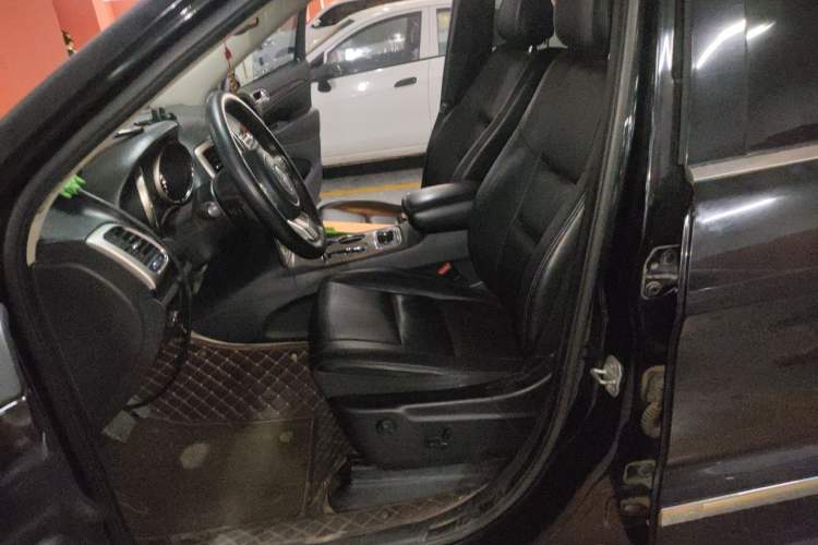 Used Jeep Grand Cherokee 2012 3.6L Comfort Navigation Edition Left Front Seat