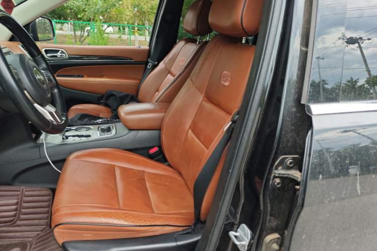 Used Jeep Grand Cherokee 2012 5.7L Flagship Navigation Edition Left Front Seat