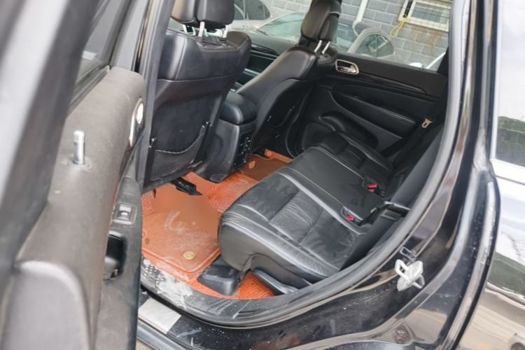 Used Jeep Grand Cherokee 2012 3.6L Comfort Navigation Edition Left Rear Seat