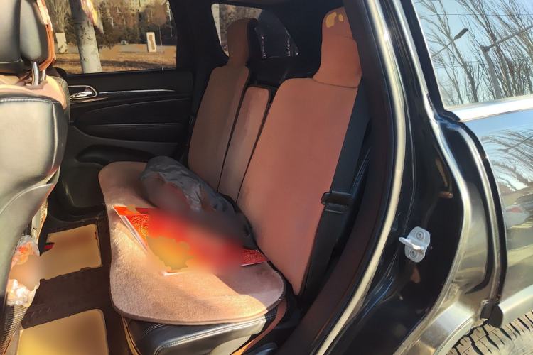 Used Jeep Grand Cherokee 2012 3.6L Comfort Navigation Edition Left Rear Seat