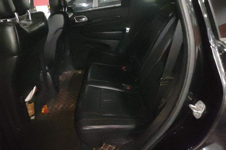 Used Jeep Grand Cherokee 2012 3.6L Comfort Navigation Edition Left Rear Seat