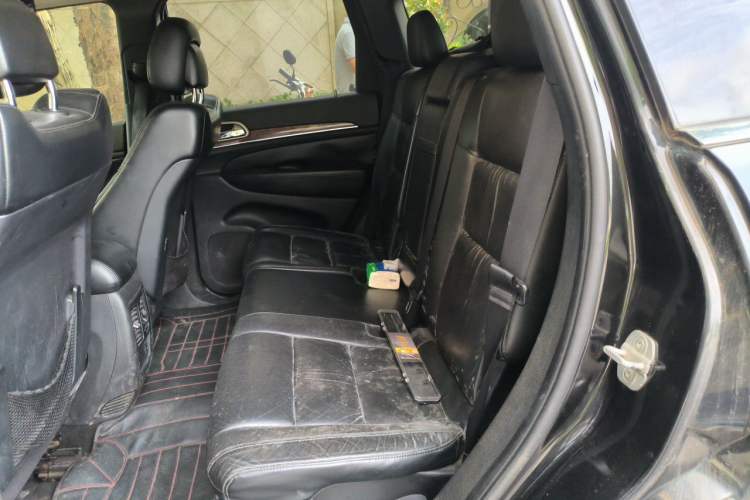 Used Jeep Grand Cherokee 2012 3.6L Luxury Navigation Edition Left Rear Seat