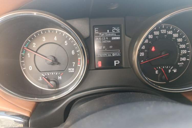 Used Jeep Grand Cherokee 2012 3.6L Flagship Prestige Edition Odometer Close Up