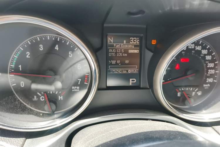 Used Jeep Grand Cherokee 2012 3.6L Comfort Navigation Edition Odometer Close Up